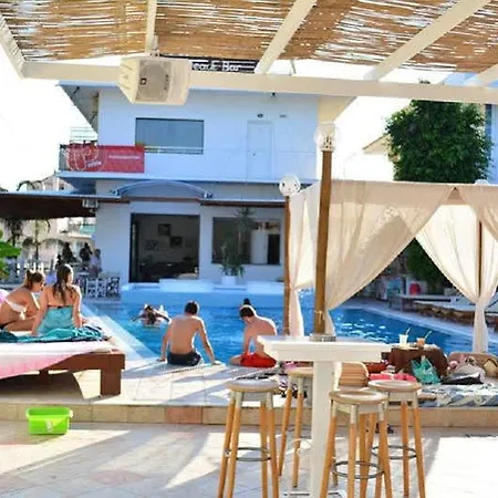 Apartament Cavos House